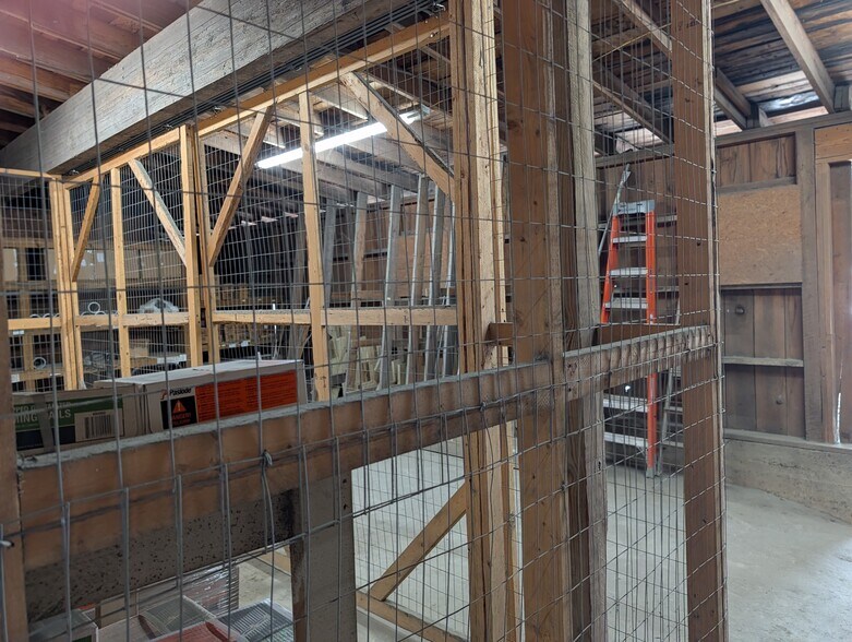 More Photos Of 612 Ball Street, Perry Storefront Retail Office For Sale