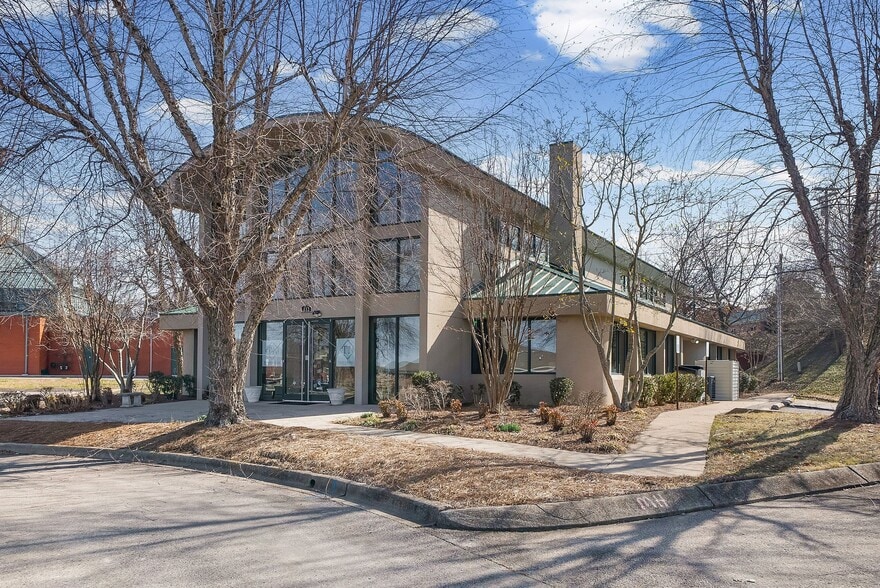 More Photos Of 112 Center Ct, Clarksville Office Residential For Sale