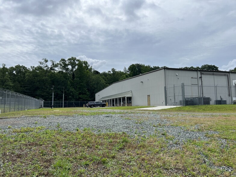 Primary Photo Of 13117 NC Highway 24/27, Robbins Warehouse For Lease