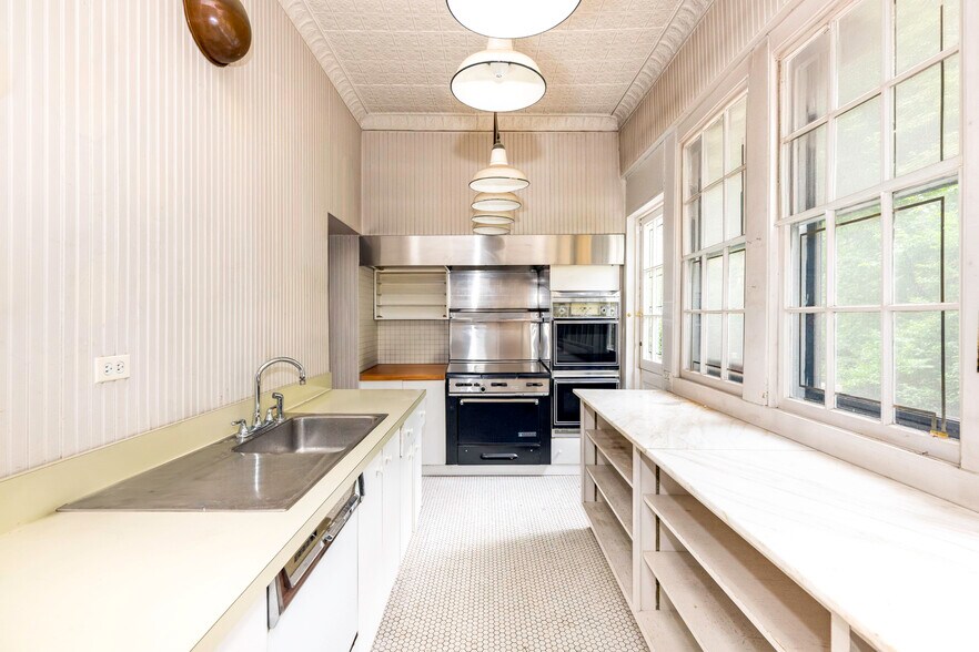 More Photos Of 248 W 12th St, New York Apartments For Sale