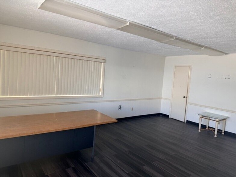 More Photos Of 123 East Coast Ave, Hypoluxo Light Distribution For Lease