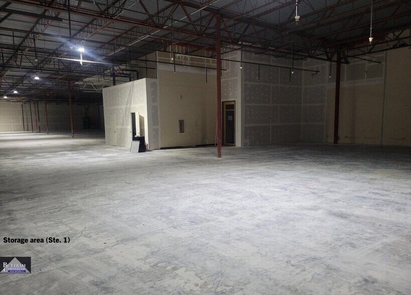 More Photos Of 1717 W 7th St, Joplin Storefront For Lease