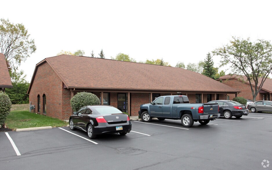 More Photos Of 3962 Brown Park Dr, Hilliard Unknown For Lease