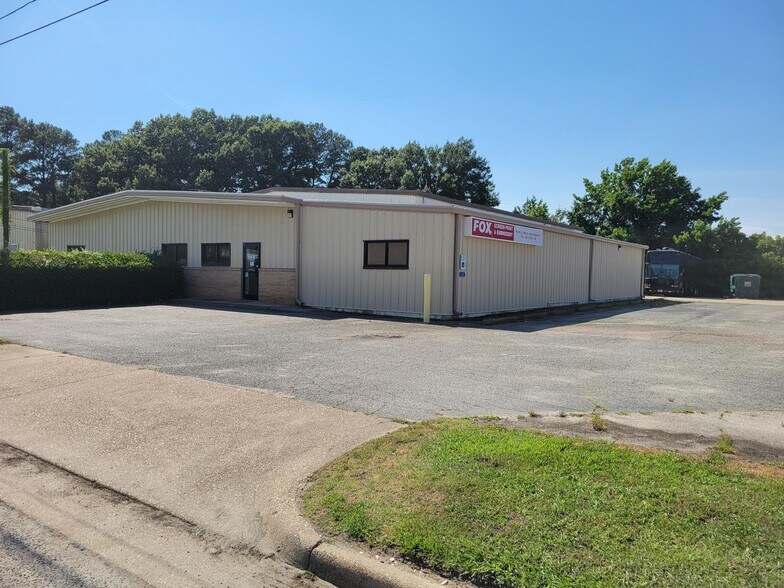 Primary Photo Of 499 Muller Ln, Newport News Showroom For Sale