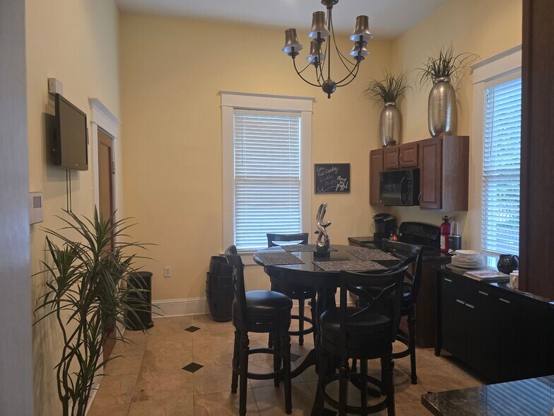 More Photos Of 3285 Main St, College Park Office Residential For Sale