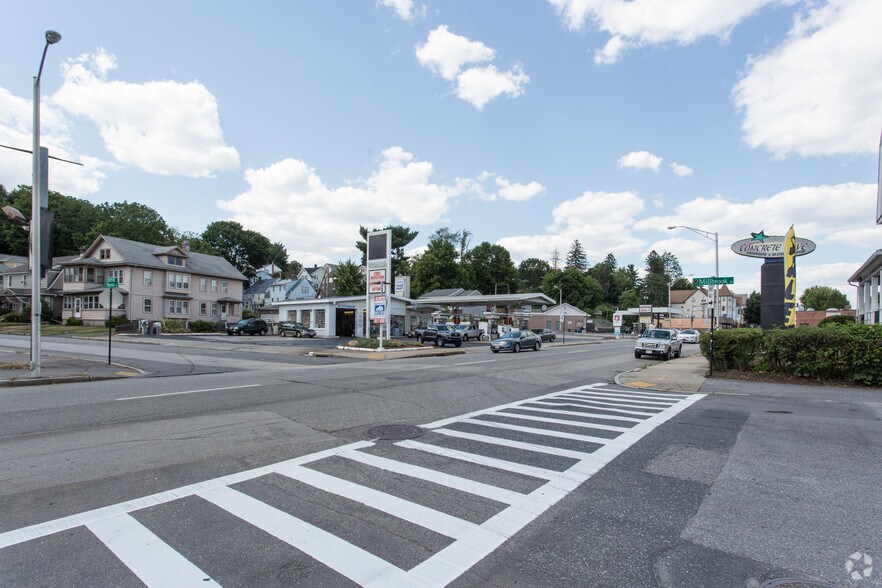 More Photos Of 41 B Boylston St, Worcester Freestanding For Lease