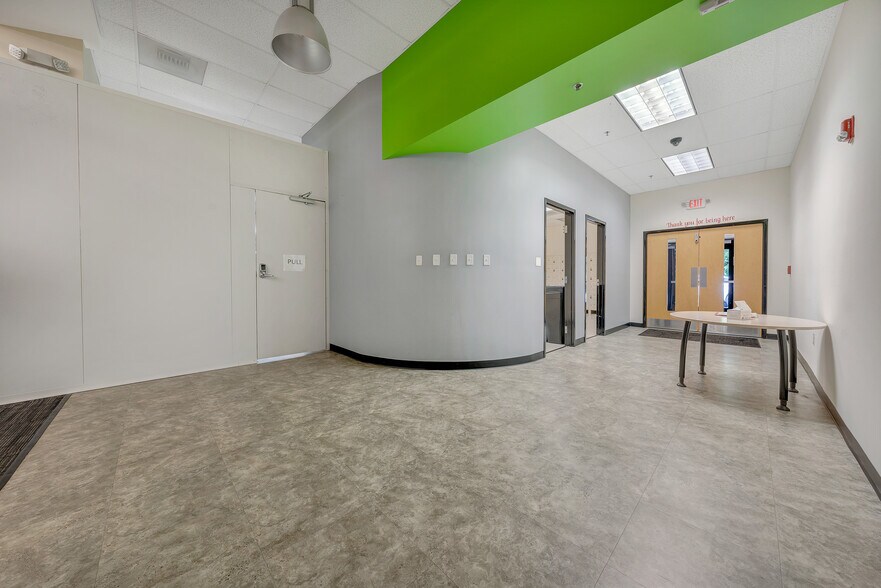 More Photos Of 2000 Virginia Ave, Collinsville Office For Lease