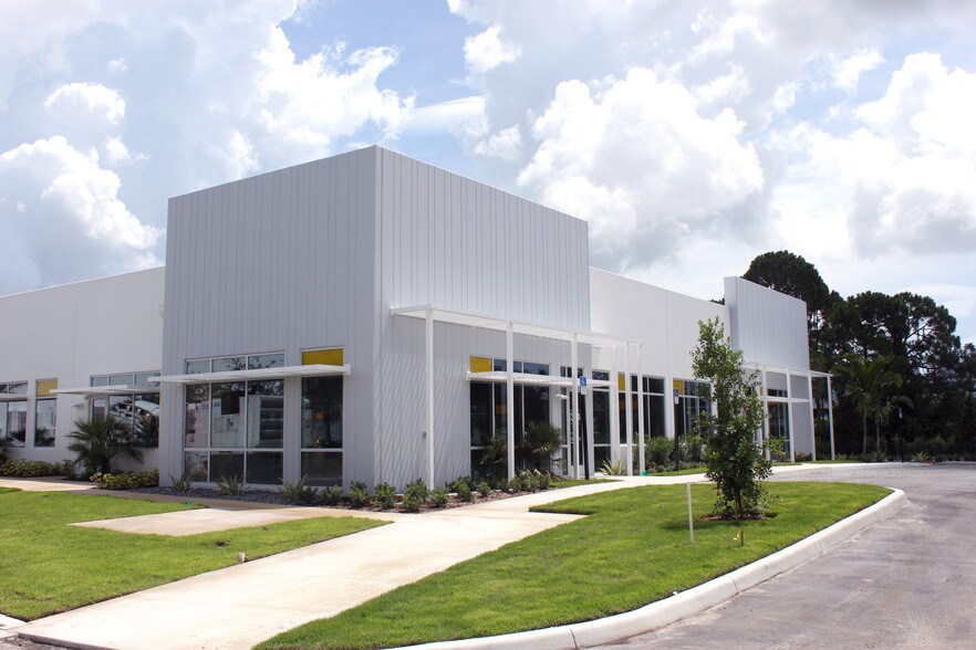 More Photos Of 354 Hiatt Dr, Palm Beach Gardens Office For Lease