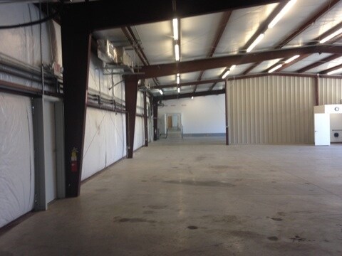 More Photos Of 1418 Harbin Cir, Valdosta Warehouse For Lease
