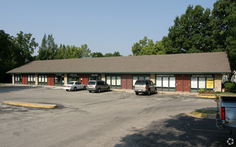 More Photos Of 8901-8991 W 75th St, Overland Park Office For Lease
