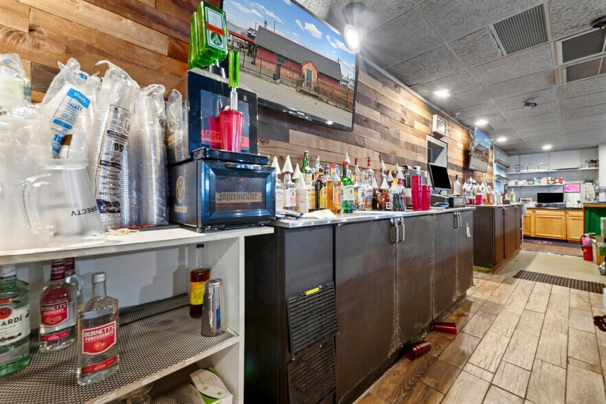 More Photos Of 1090 Rochester Rd, Troy Restaurant For Sale