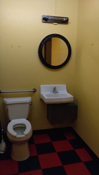 More Photos Of 907 Main St, Clarkdale General Retail For Lease
