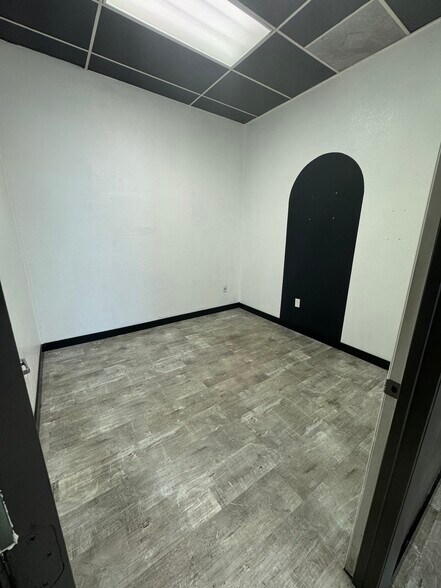 More Photos Of 9645 E Colonial Dr, Orlando Unknown For Lease