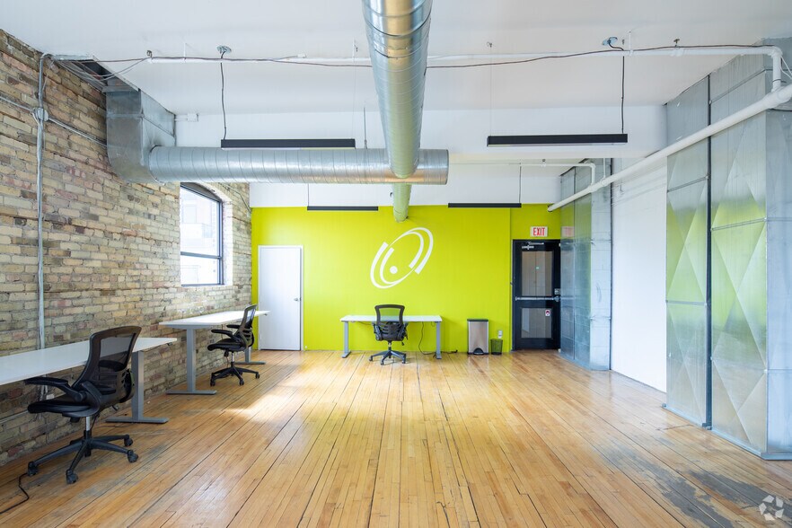 More Photos Of 639 Queen St W, Toronto Office For Lease