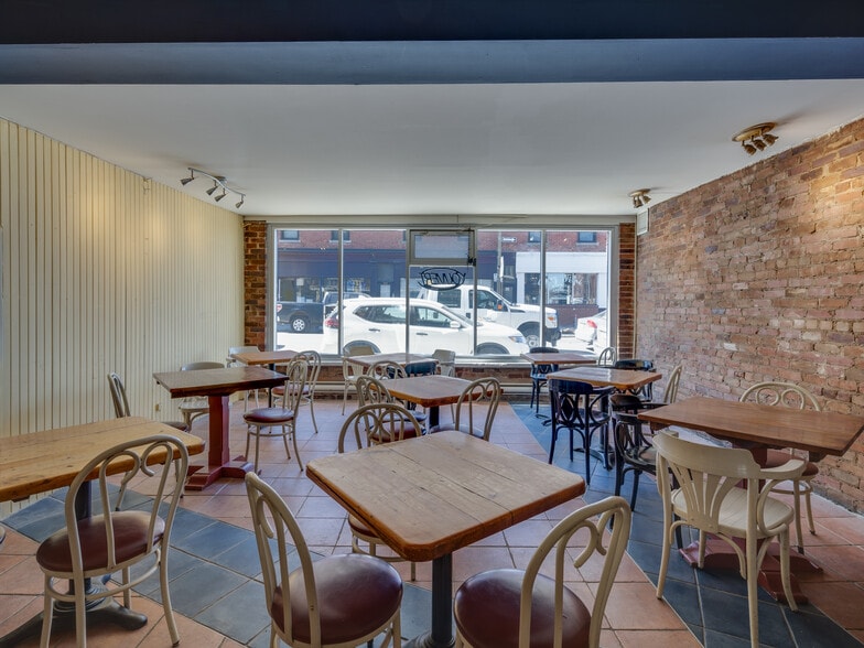 More Photos Of 2514 Rue Sainte-Catherine E, Montréal Apartments For Sale