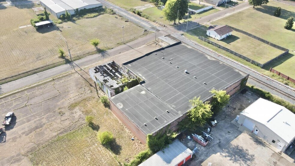 More Photos Of 803 9th St S, Columbus Warehouse For Lease