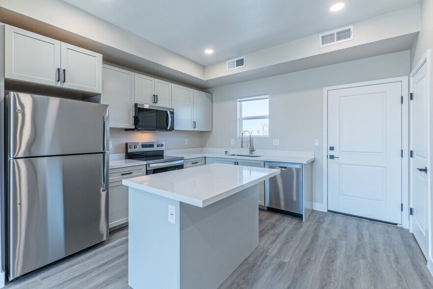 More Photos Of 1435 East Taylor St, Phoenix Apartments For Sale