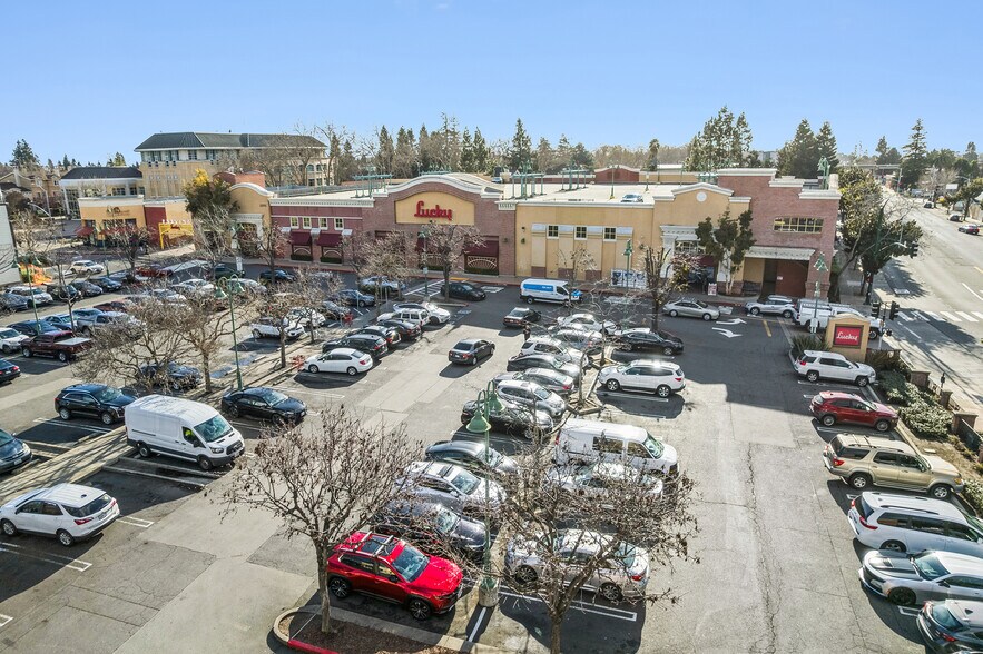 More Photos Of 22555 Mission Blvd, Hayward Supermarket For Sale