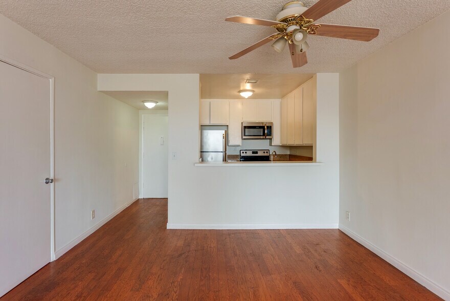 More Photos Of 300 S Gramercy Pl, Los Angeles Apartments For Sale
