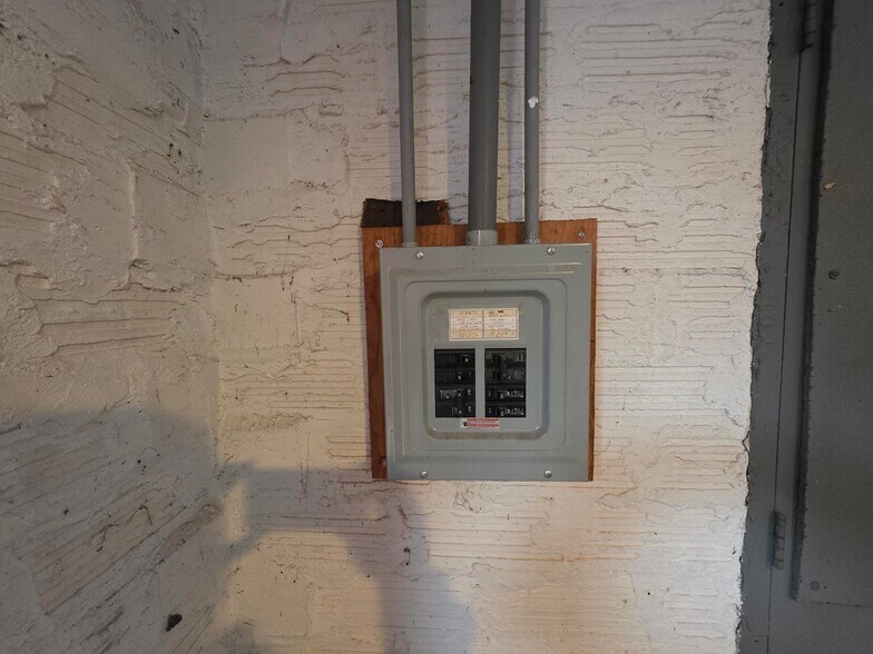 More Photos Of 12 W 4th St, Emporium Office For Sale