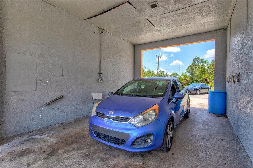 More Photos Of 15182 Dahlgren Ave, Port Charlotte Carwash For Sale