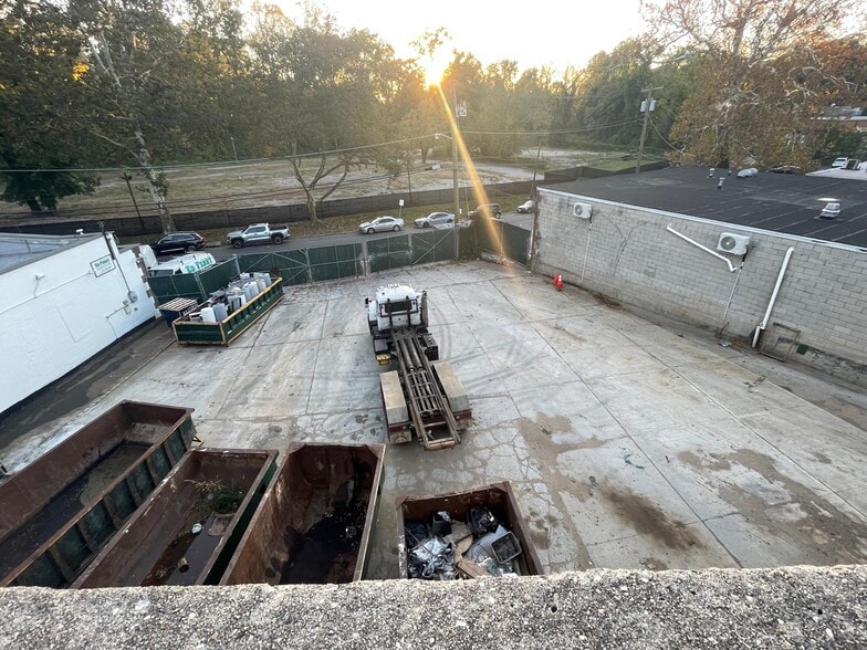 More Photos Of 71 Water Mill ln, Great Neck Land For Lease