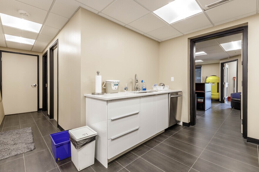 More Photos Of 4116 64 Av SE, Calgary Industrial For Sale