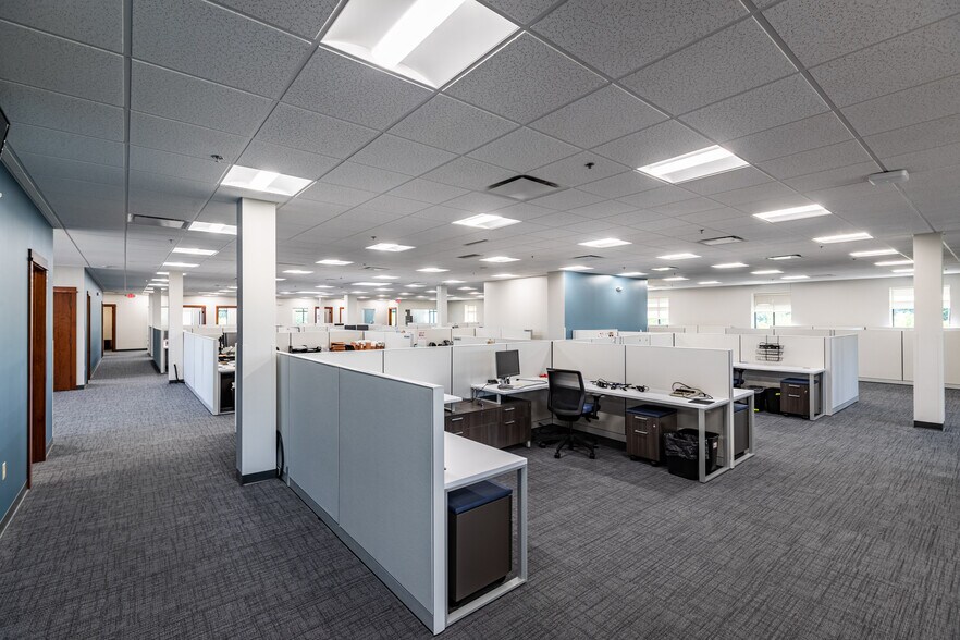 More Photos Of 2 Copeland Ave, La Crosse Office For Sale