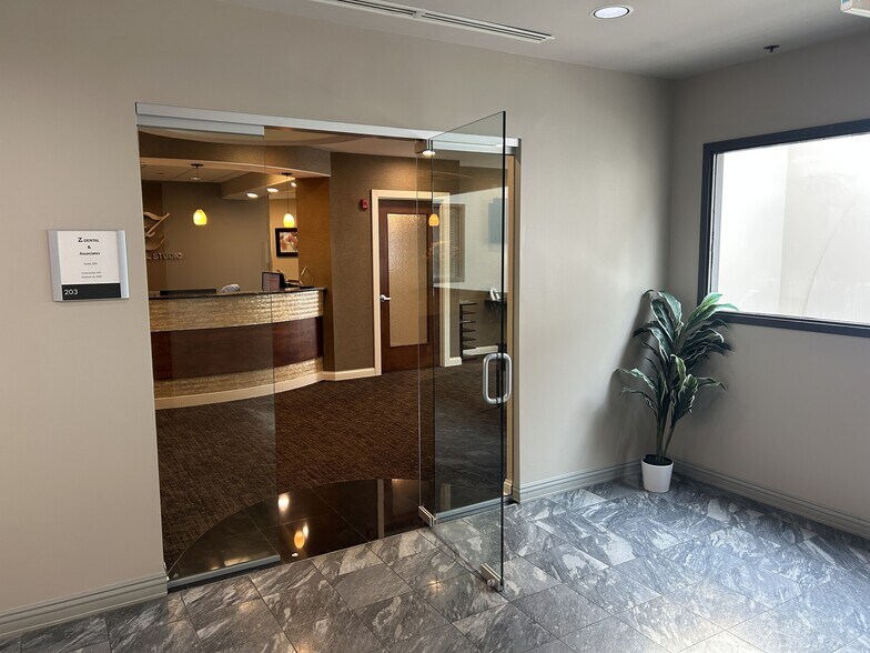 More Photos Of 2260 W Higgins Rd, Hoffman Estates Medical For Lease