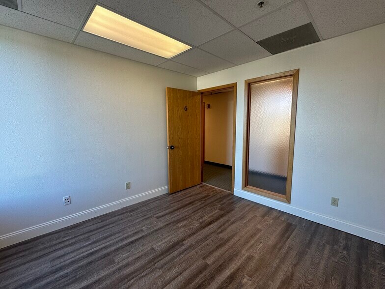 More Photos Of 1801 1st Ave, Longview Medical For Sale