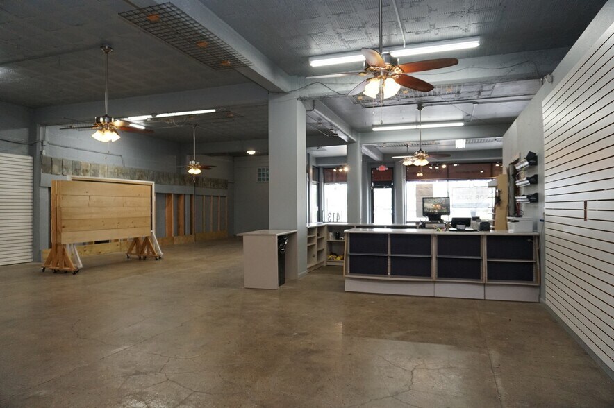 More Photos Of 413 N Main St, Charles City Storefront For Sale