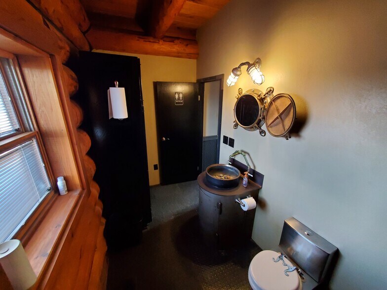 More Photos Of 4020 N Huetter Rd, Coeur d'Alene Flex For Lease