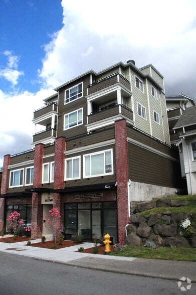 More Photos Of 3232 15th Ave W, Seattle Apartments For Sale