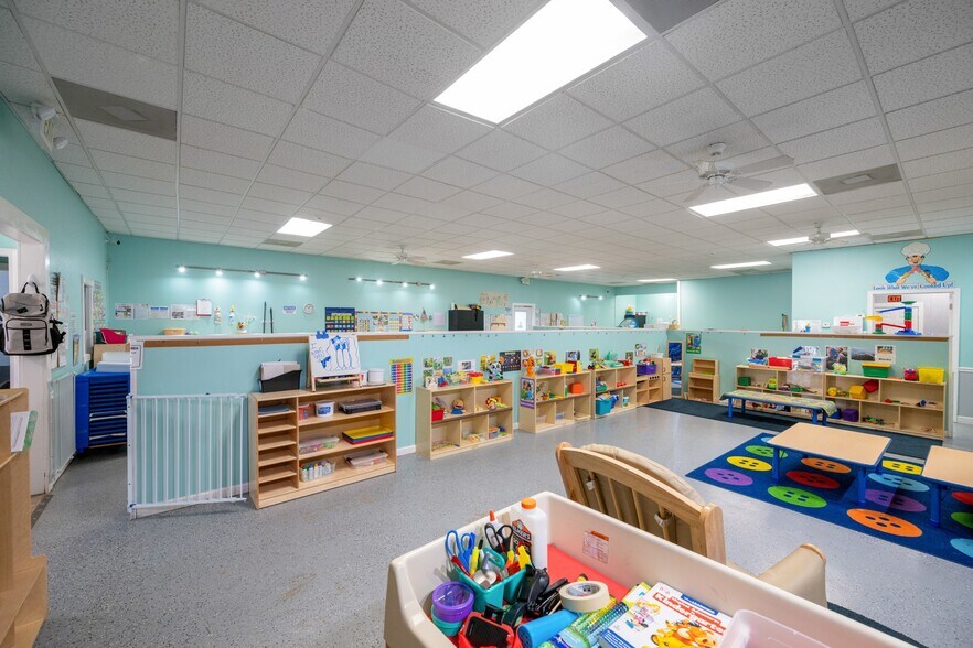 More Photos Of 10366 Highway 100, Scotts Hill Flex For Sale