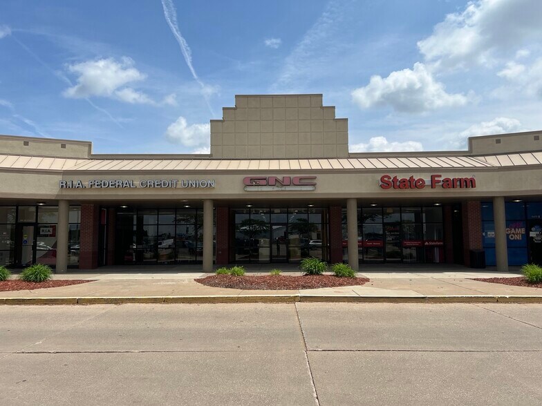 More Photos Of 2001-2017 5th St, Silvis Unknown For Lease