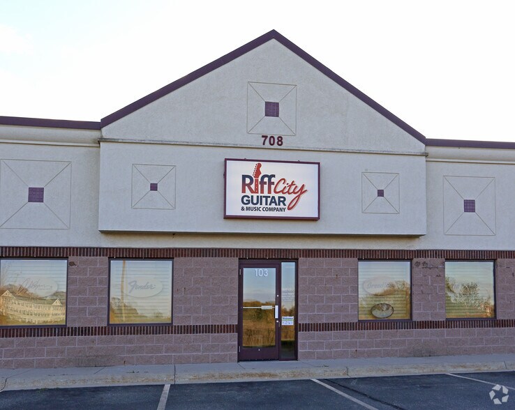 More Photos Of 708 E Elm St E, Saint Joseph Freestanding For Lease