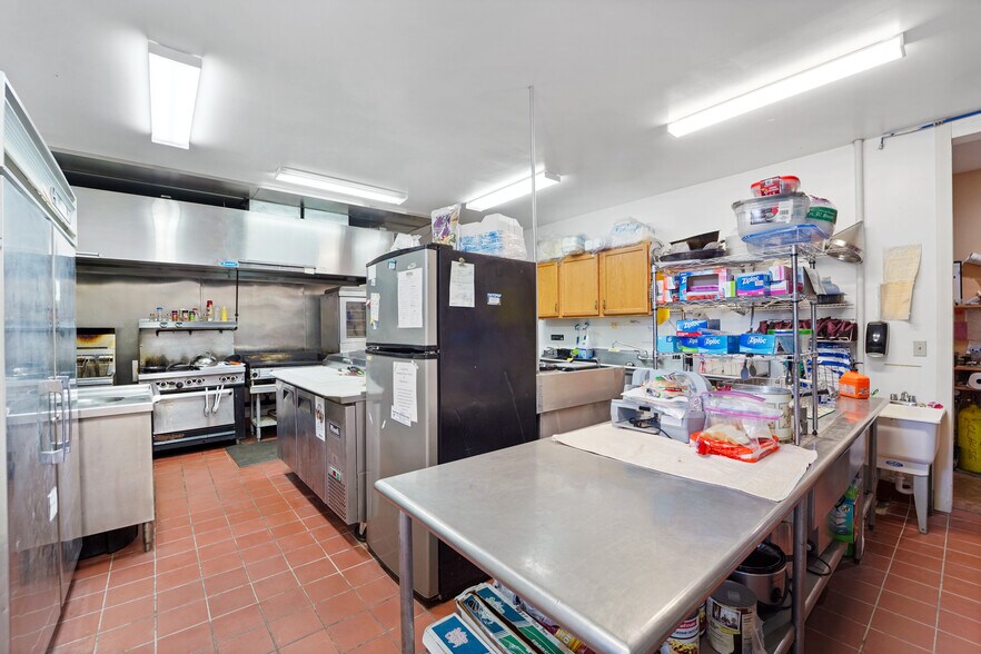 More Photos Of 60 Lake Lorain Rd, Poyntelle Restaurant For Sale