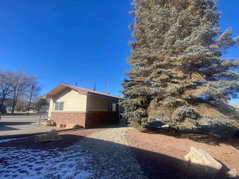 More Photos Of 184 Center st, Duchesne Office For Sale