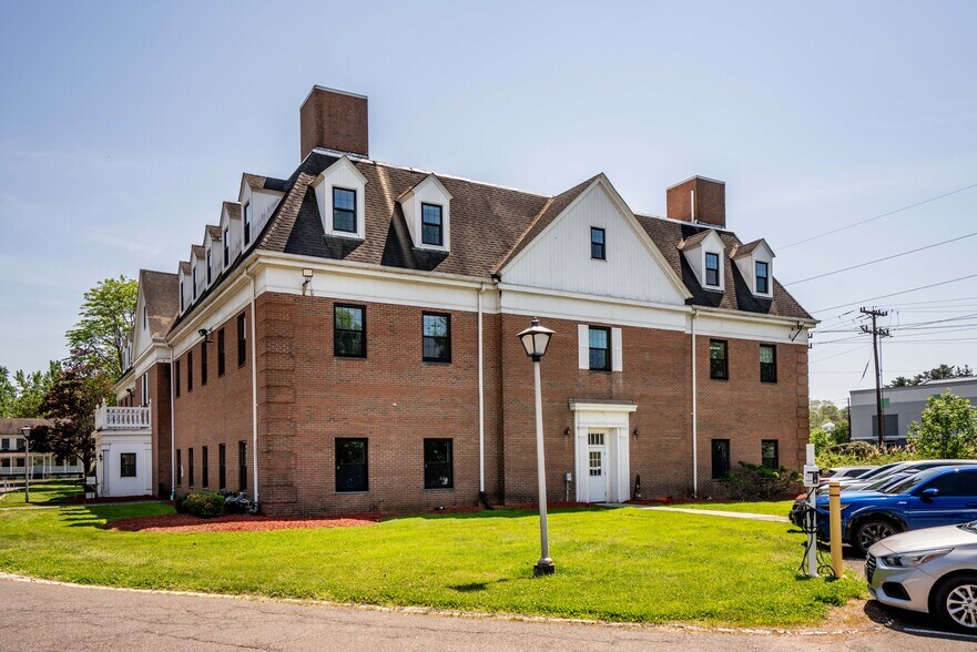 More Photos Of 30 Jordan Ln, Wethersfield Office For Sale