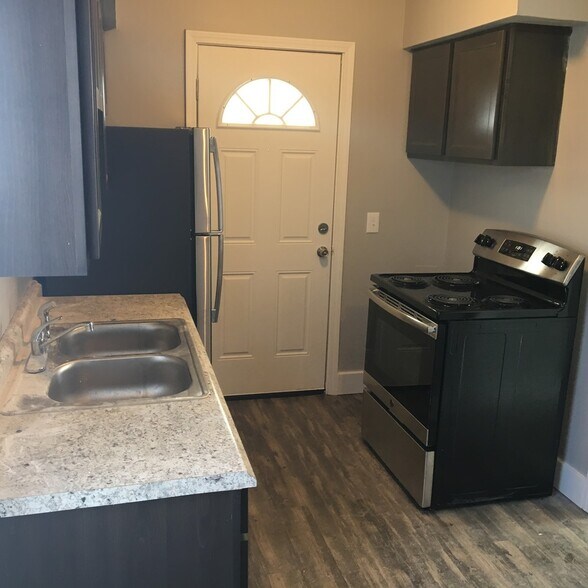 More Photos Of 1917-2011 Sweetbriar Ln, Springfield Apartments For Sale