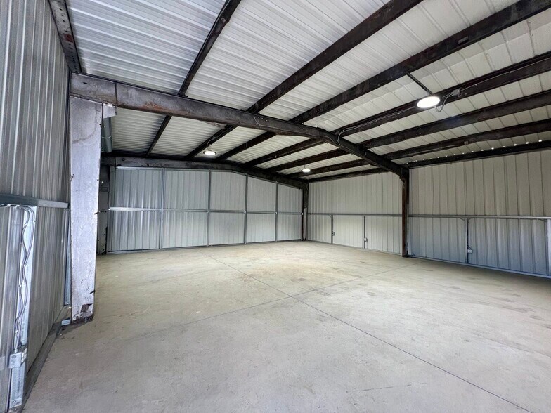 More Photos Of 731 E River Ave, Porterville Warehouse For Lease