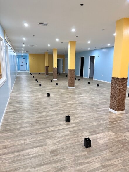 More Photos Of 1143 47th Ave, Long Island City Medical For Lease