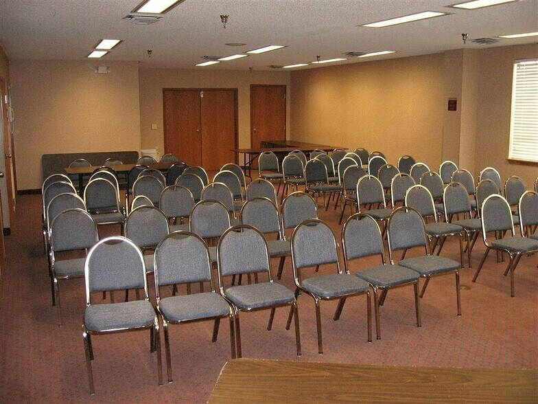 More Photos Of 106 Holiday Ln, Locust Grove Hotel For Sale