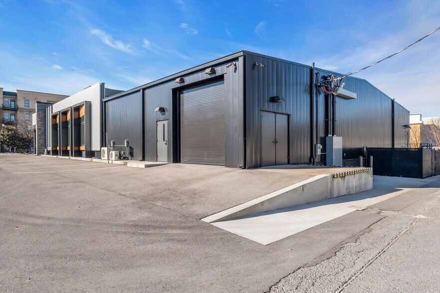 More Photos Of 2200 8th Ave S, Nashville Showroom For Sale