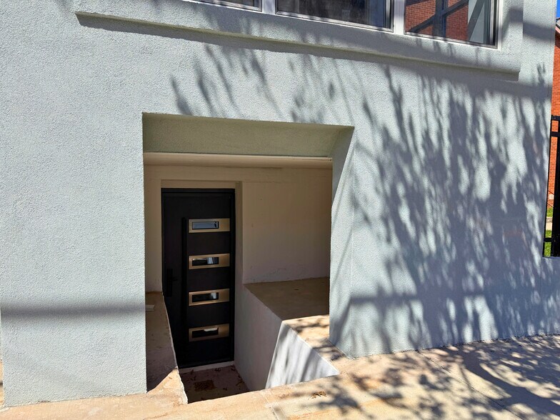 More Photos Of 189 Saint Marys Ave, Staten Island Apartments For Sale