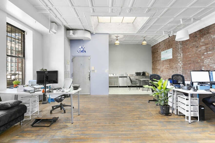 More Photos Of 183 Concord St, Brooklyn Flex For Sale