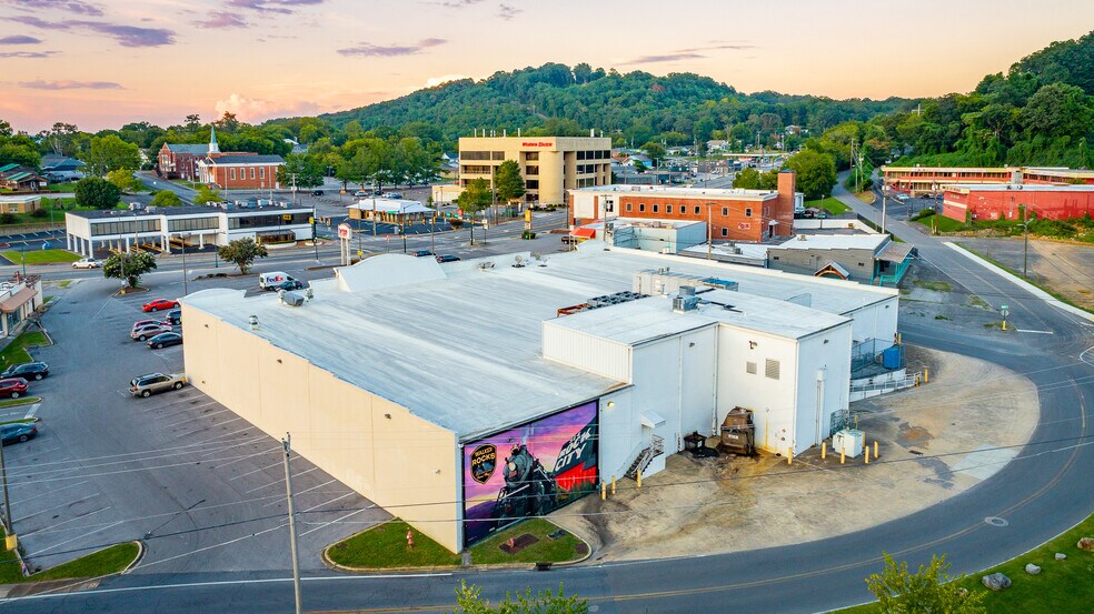 More Photos Of 319 Chickamauga Ave, Rossville Supermarket For Lease
