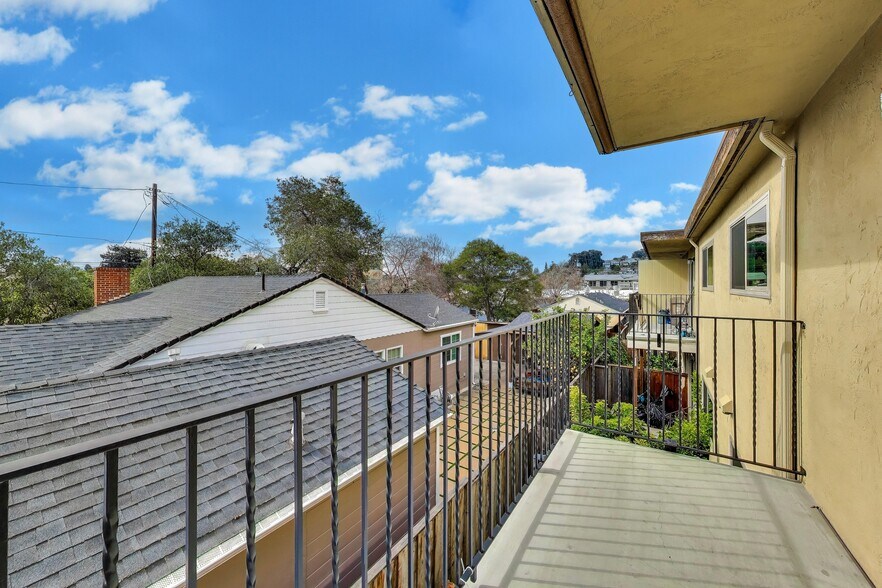 More Photos Of 20317 Wisteria St, Castro Valley Apartments For Sale