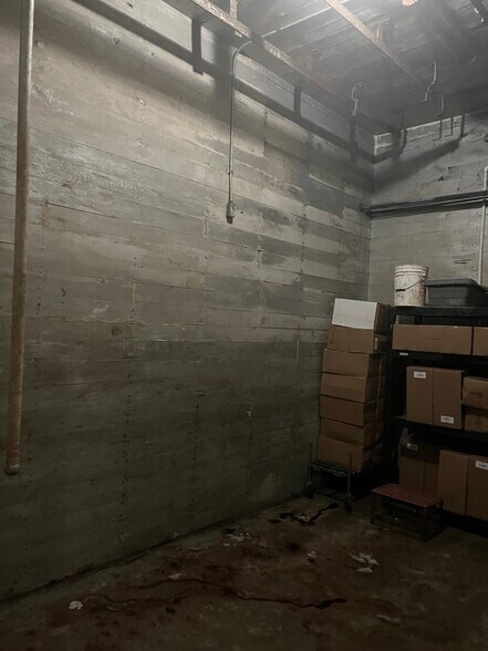 More Photos Of 1018 Hawley Loop, Vale Industrial For Sale