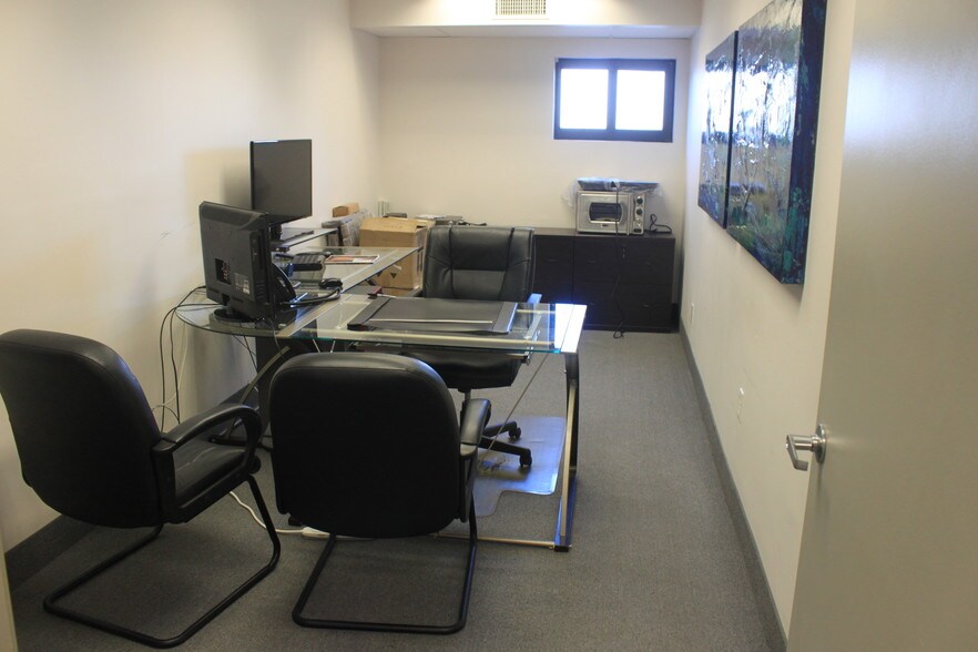 More Photos Of 2475 Hollywood Blvd, Hollywood Office For Lease